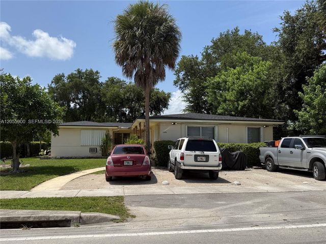 1570 NE 130th St, North Miami, FL 33161