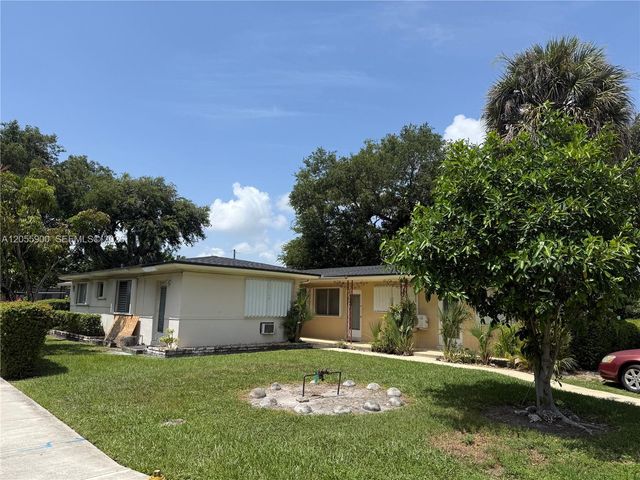 1570 NE 130th St, North Miami, FL 33161