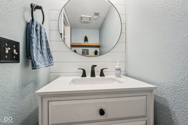 1825 Clover Lane, Lebanon, IN 46052