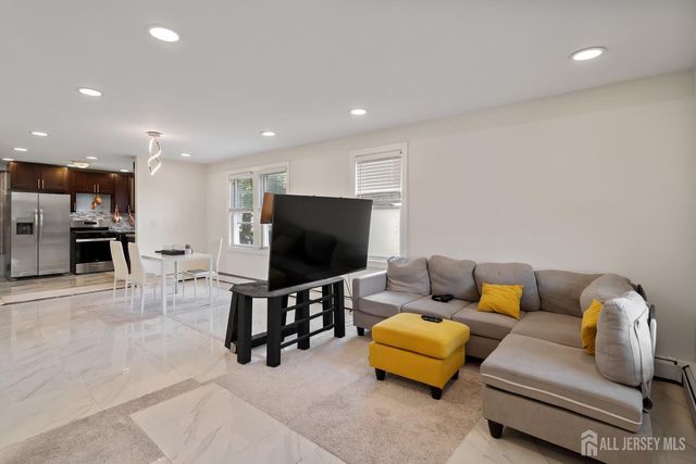 6 Worden Avenue, Woodbridge Proper, NJ 08861