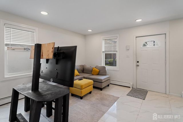 6 Worden Avenue, Woodbridge Proper, NJ 08861