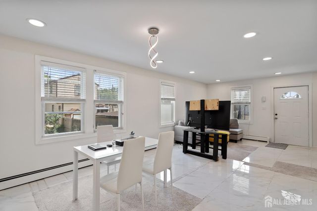 6 Worden Avenue, Woodbridge Proper, NJ 08861