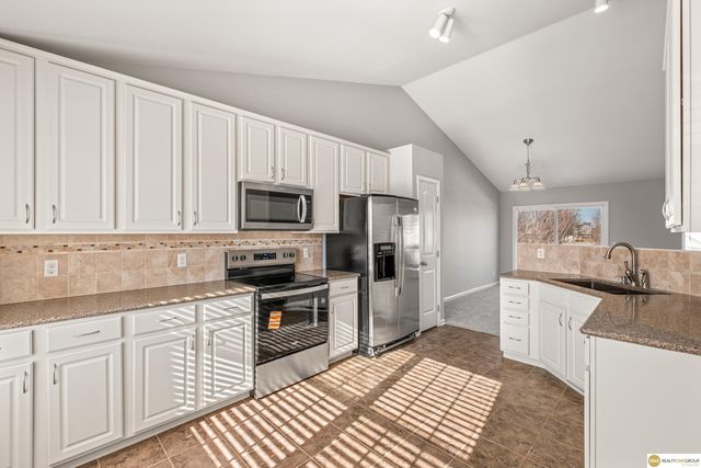 19522 X Street, Omaha, NE 68135