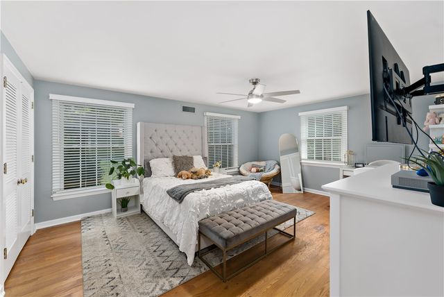 2650 QUAIL HILL DR, Upper St Clair, PA 15241