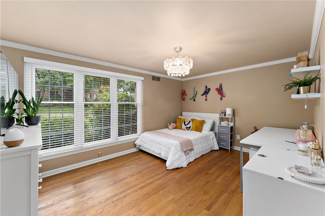 2650 QUAIL HILL DR, Upper St Clair, PA 15241