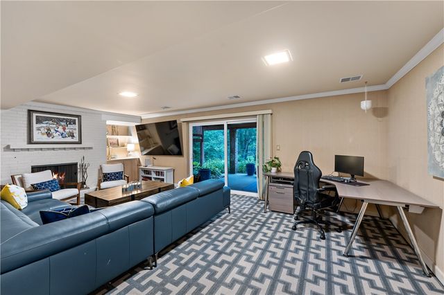 2650 QUAIL HILL DR, Upper St Clair, PA 15241