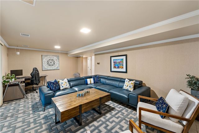 2650 QUAIL HILL DR, Upper St Clair, PA 15241