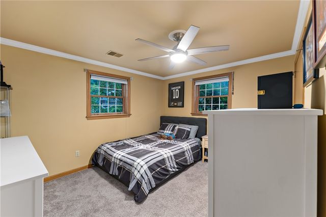 2650 QUAIL HILL DR, Upper St Clair, PA 15241