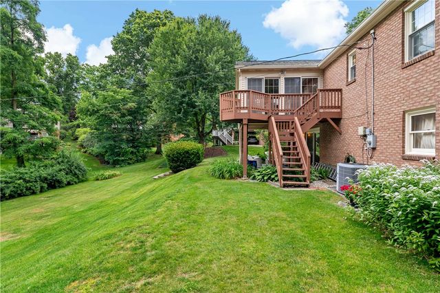 2650 QUAIL HILL DR, Upper St Clair, PA 15241
