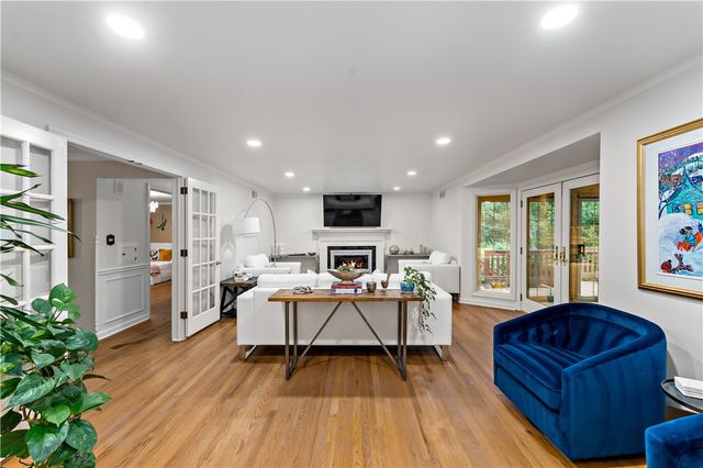 2650 QUAIL HILL DR, Upper St Clair, PA 15241