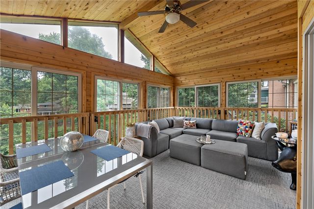 2650 QUAIL HILL DR, Upper St Clair, PA 15241
