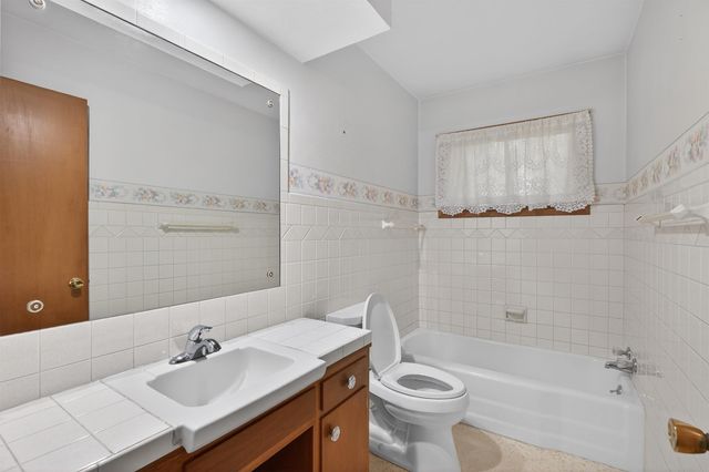 1729 Liberty Avenue, Waterloo, IA 50702