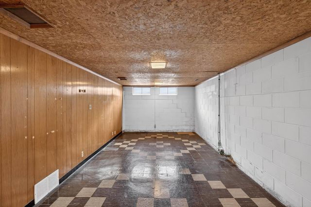 1729 Liberty Avenue, Waterloo, IA 50702