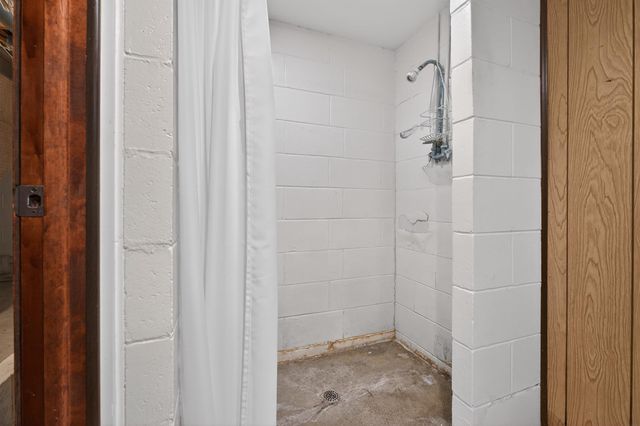 1729 Liberty Avenue, Waterloo, IA 50702