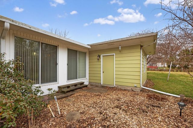 1729 Liberty Avenue, Waterloo, IA 50702