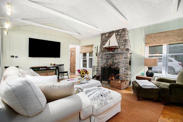 3852 Birchwood Trail, Michiana Shores, IN 46360