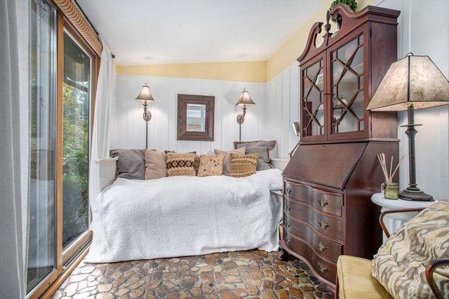 3852 Birchwood Trail, Michiana Shores, IN 46360