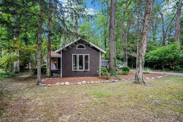 3852 Birchwood Trail, Michiana Shores, IN 46360