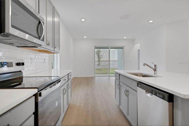 2878 SUPERMARINE ROAD, Tavares, FL 32778