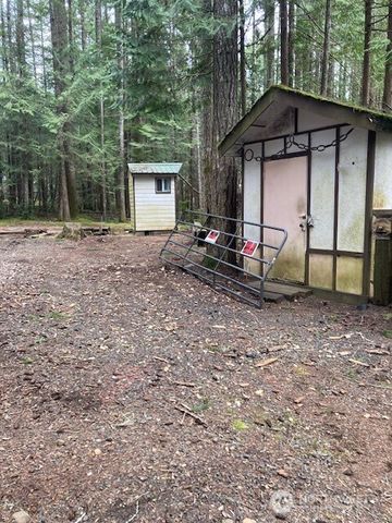 101 N Mt. Jupiter Drive, Hoodsport, WA 98548