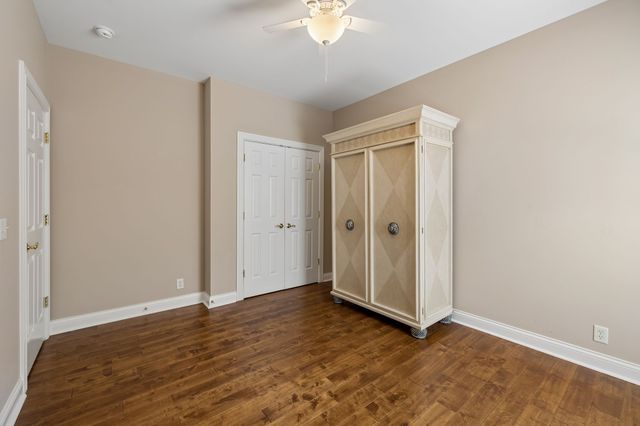 1075 Isaac Franklin Dr, Gallatin, TN 37066