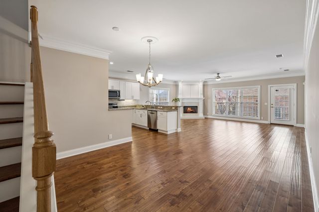 1075 Isaac Franklin Dr, Gallatin, TN 37066