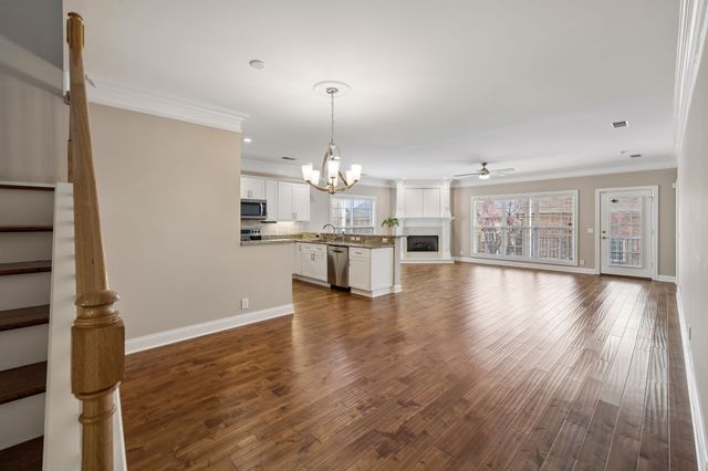 1075 Isaac Franklin Dr, Gallatin, TN 37066