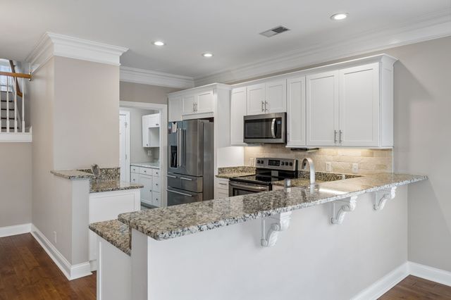 1075 Isaac Franklin Dr, Gallatin, TN 37066