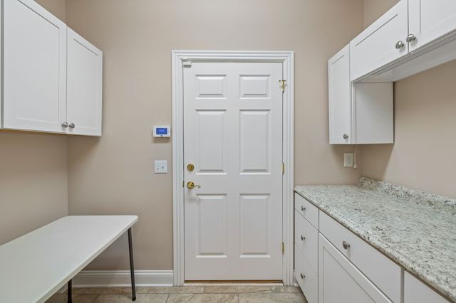 1075 Isaac Franklin Dr, Gallatin, TN 37066