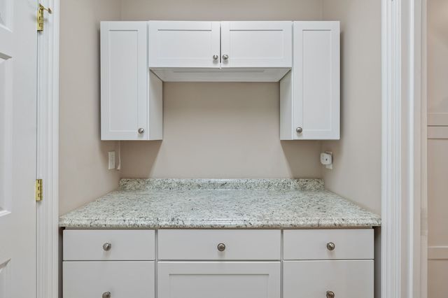 1075 Isaac Franklin Dr, Gallatin, TN 37066