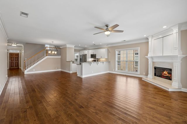 1075 Isaac Franklin Dr, Gallatin, TN 37066