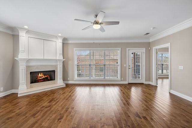 1075 Isaac Franklin Dr, Gallatin, TN 37066