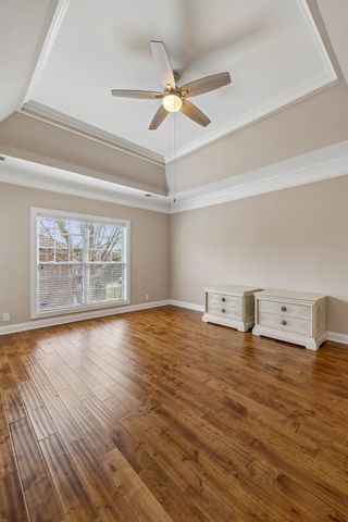 1075 Isaac Franklin Dr, Gallatin, TN 37066