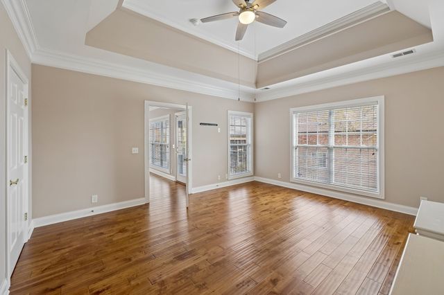 1075 Isaac Franklin Dr, Gallatin, TN 37066