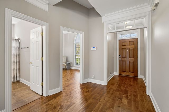 1075 Isaac Franklin Dr, Gallatin, TN 37066