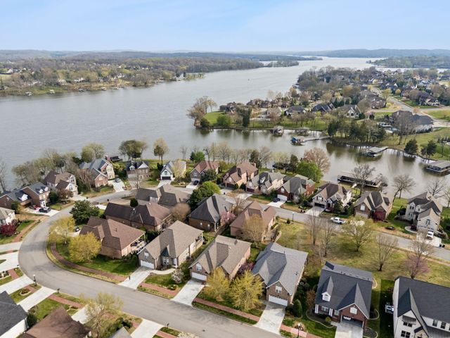 1075 Isaac Franklin Dr, Gallatin, TN 37066