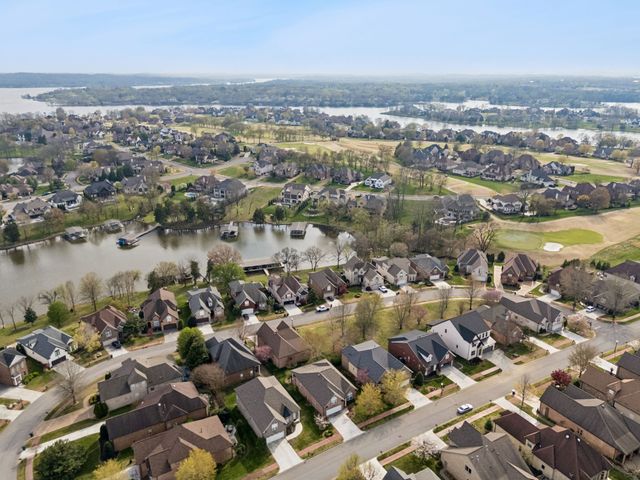 1075 Isaac Franklin Dr, Gallatin, TN 37066