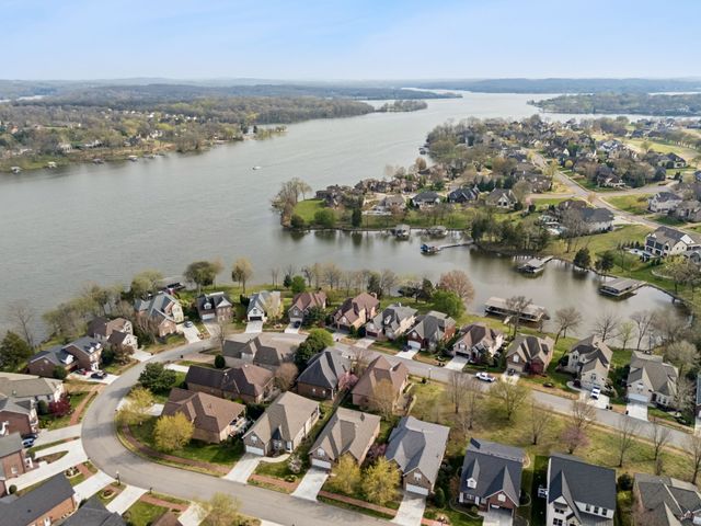 1075 Isaac Franklin Dr, Gallatin, TN 37066