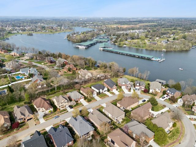 1075 Isaac Franklin Dr, Gallatin, TN 37066