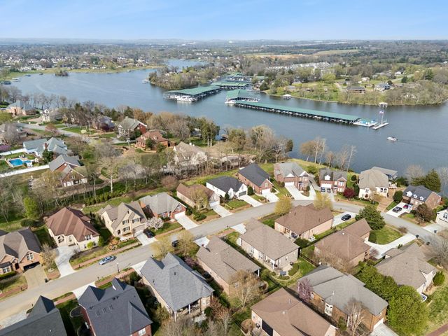 1075 Isaac Franklin Dr, Gallatin, TN 37066