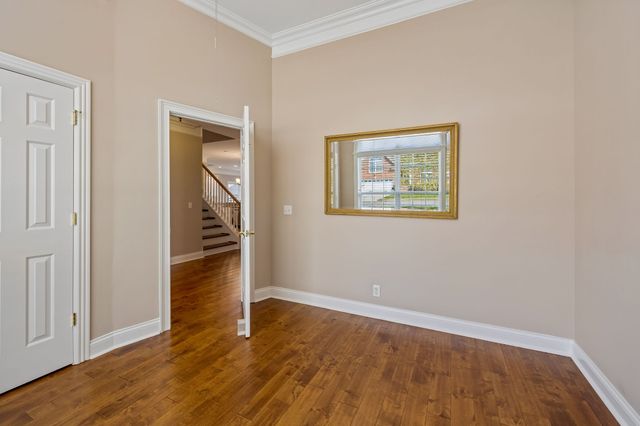 1075 Isaac Franklin Dr, Gallatin, TN 37066