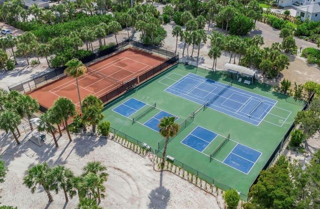 7740 SANDERLING ROAD, Sarasota, FL 34242