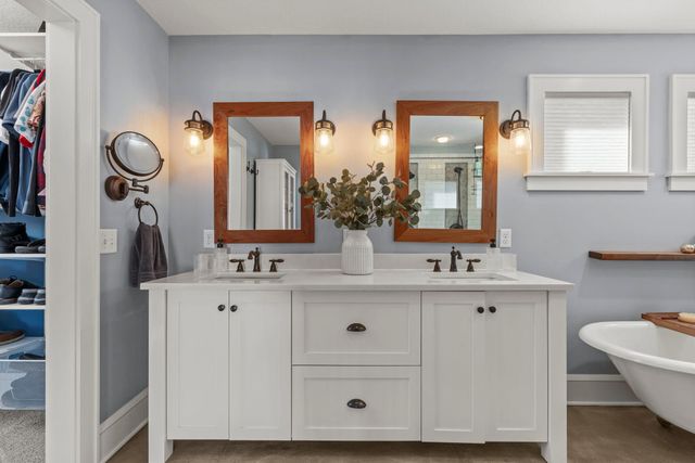 4500 Abbott Avenue S, Minneapolis, MN 55410