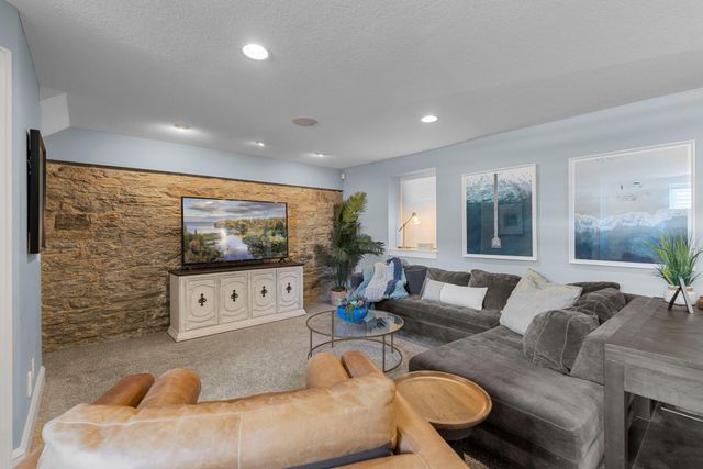 4500 Abbott Avenue S, Minneapolis, MN 55410