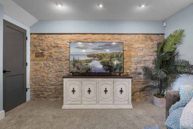 4500 Abbott Avenue S, Minneapolis, MN 55410