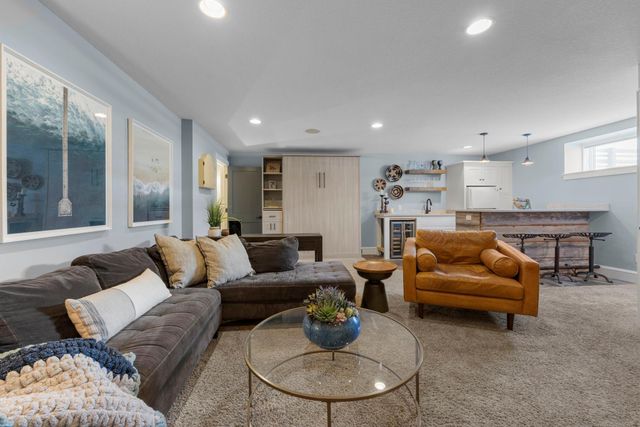 4500 Abbott Avenue S, Minneapolis, MN 55410