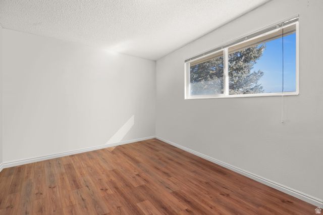 6468 S KENTUCKY DR, West Jordan, UT 84084