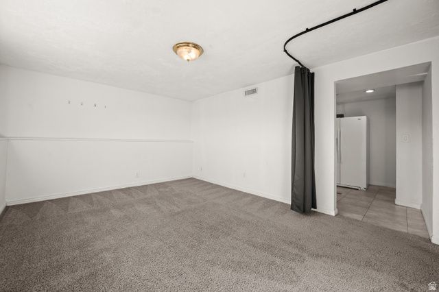 6468 S KENTUCKY DR, West Jordan, UT 84084