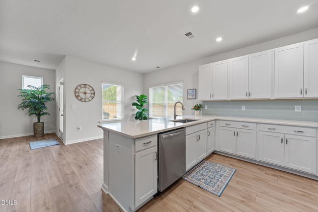 122 Commons Circle, Clayton, NC 27520