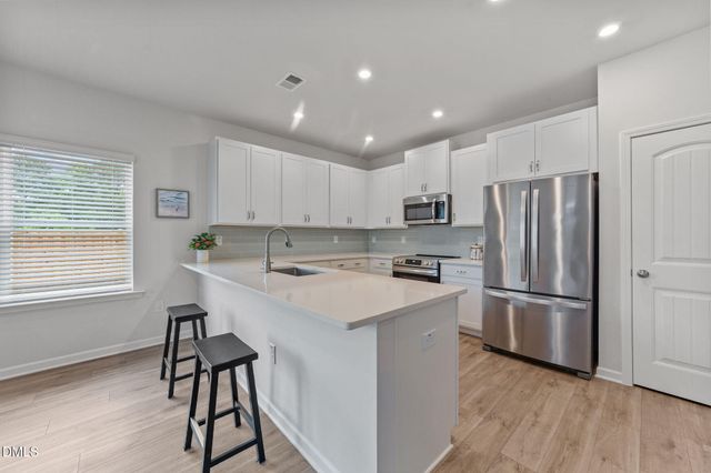 122 Commons Circle, Clayton, NC 27520